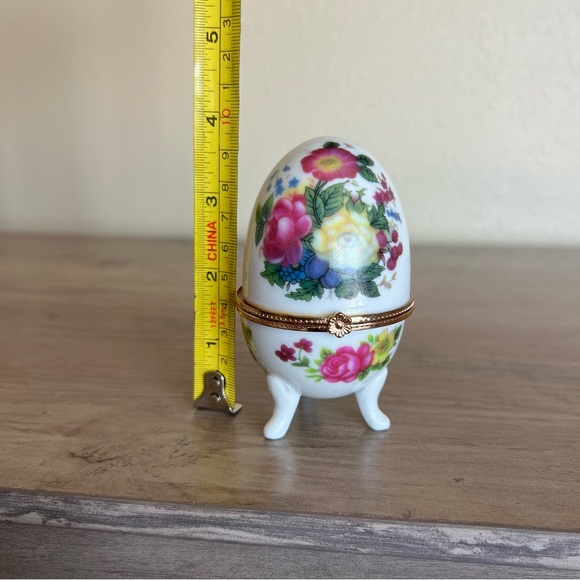 Vintage Porcelain Egg Trinket Box Jewelry Holder Floral Hinged Decor - Picture 10 of 10